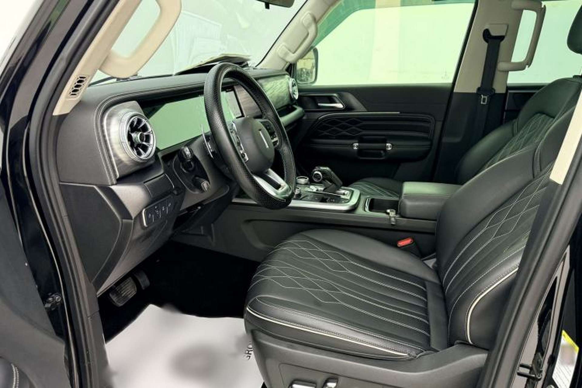 Used Tank 300 2021 Off-Road Edition 2.0T Challenger Interior 3