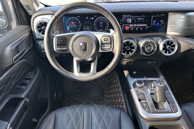 Used Tank 300 2021 Off-Road Edition 2.0T Challenger Interior 4