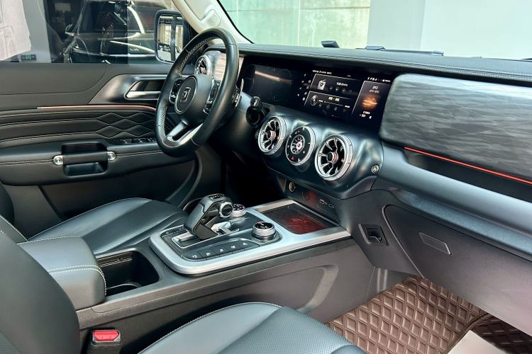 Used Tank 300 2021 City Edition 2.0T—Truly Stylish Interior 4
