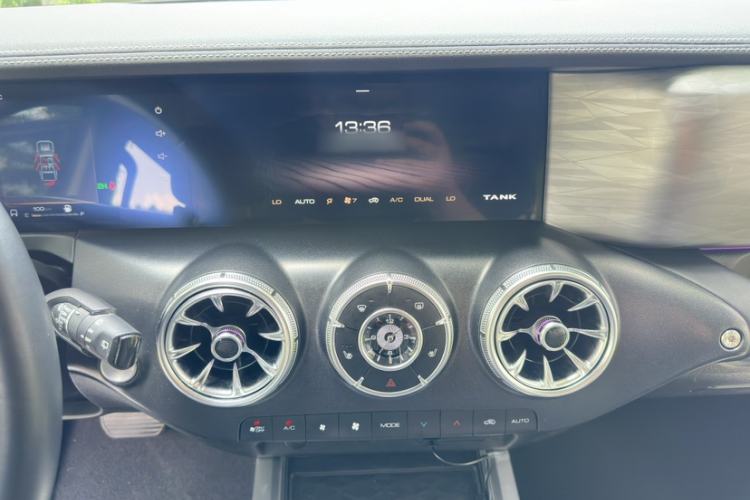 Used Tank 300 2021 Off-Road Edition 2.0T Challenger Interior 4