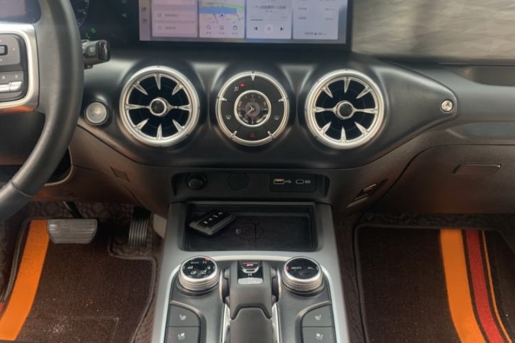 Used Tank 300 2021 City Edition 2.0T—Truly Stylish Interior 5