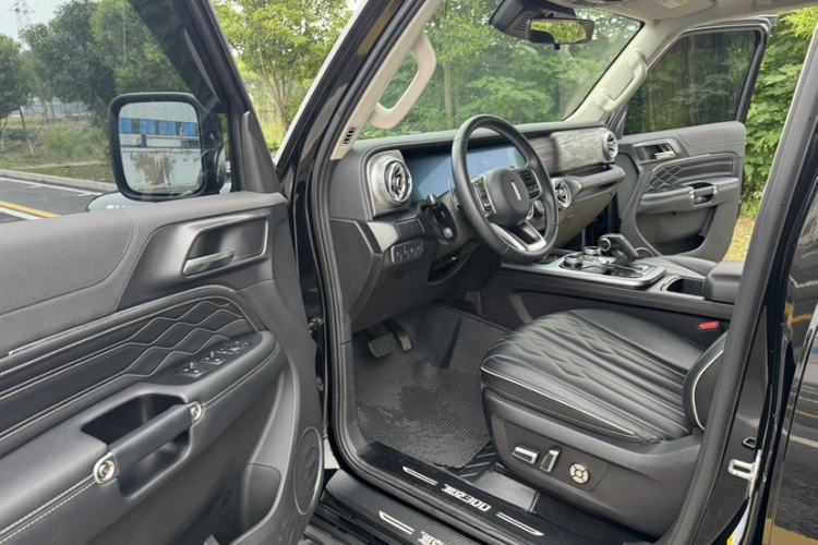 Used Tank 300 2021 Off-Road Edition 2.0T Challenger Interior 5