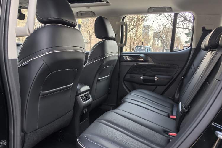 Used Tank 300 2021 City Edition 2.0T—Truly Stylish Interior 5