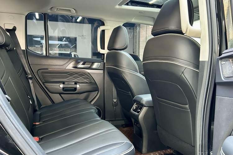 Used Tank 300 2021 City Edition 2.0T—Truly Stylish Interior 5