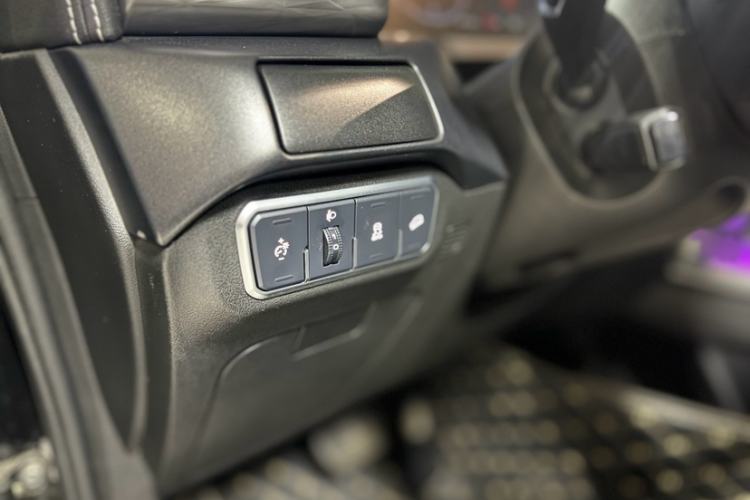 Used Tank 300 2021 Off-Road Edition 2.0T Challenger Interior 6