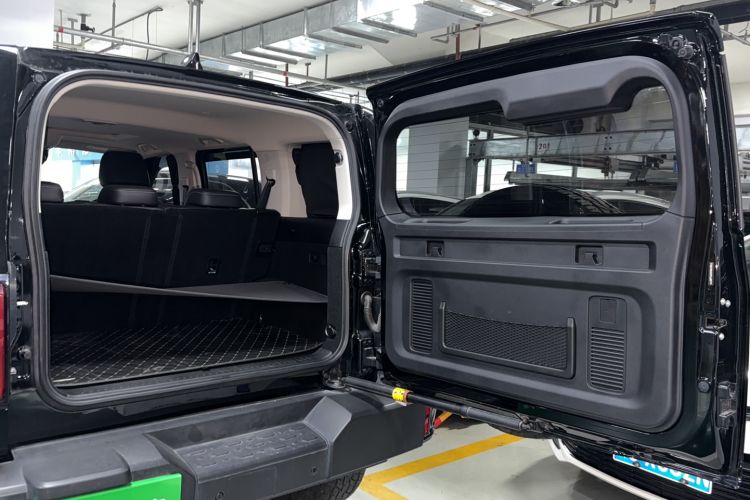 Used Tank 300 2021 City Edition 2.0T—Truly Stylish Interior 7