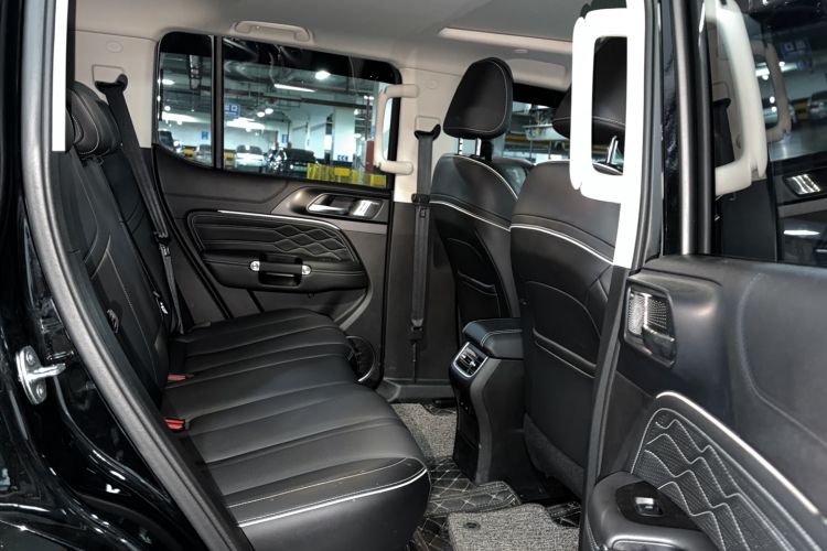 Used Tank 300 2021 City Edition 2.0T—Truly Stylish Interior 8