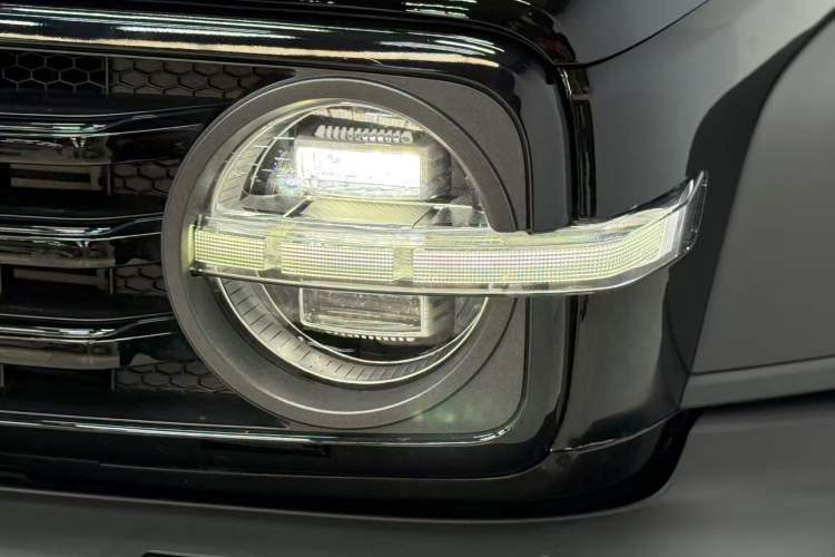 Used Tank 300 2021 Off-Road Edition 2.0T Challenger Left Front Headlight