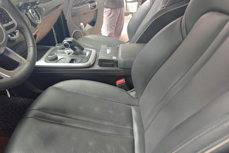 Used Tank 300 2021 Off-Road Edition 2.0T Conqueror Left Front Seat