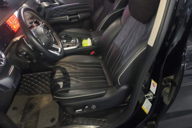 Used Tank 300 2021 Off-Road Edition 2.0T Challenger Left Front Seat