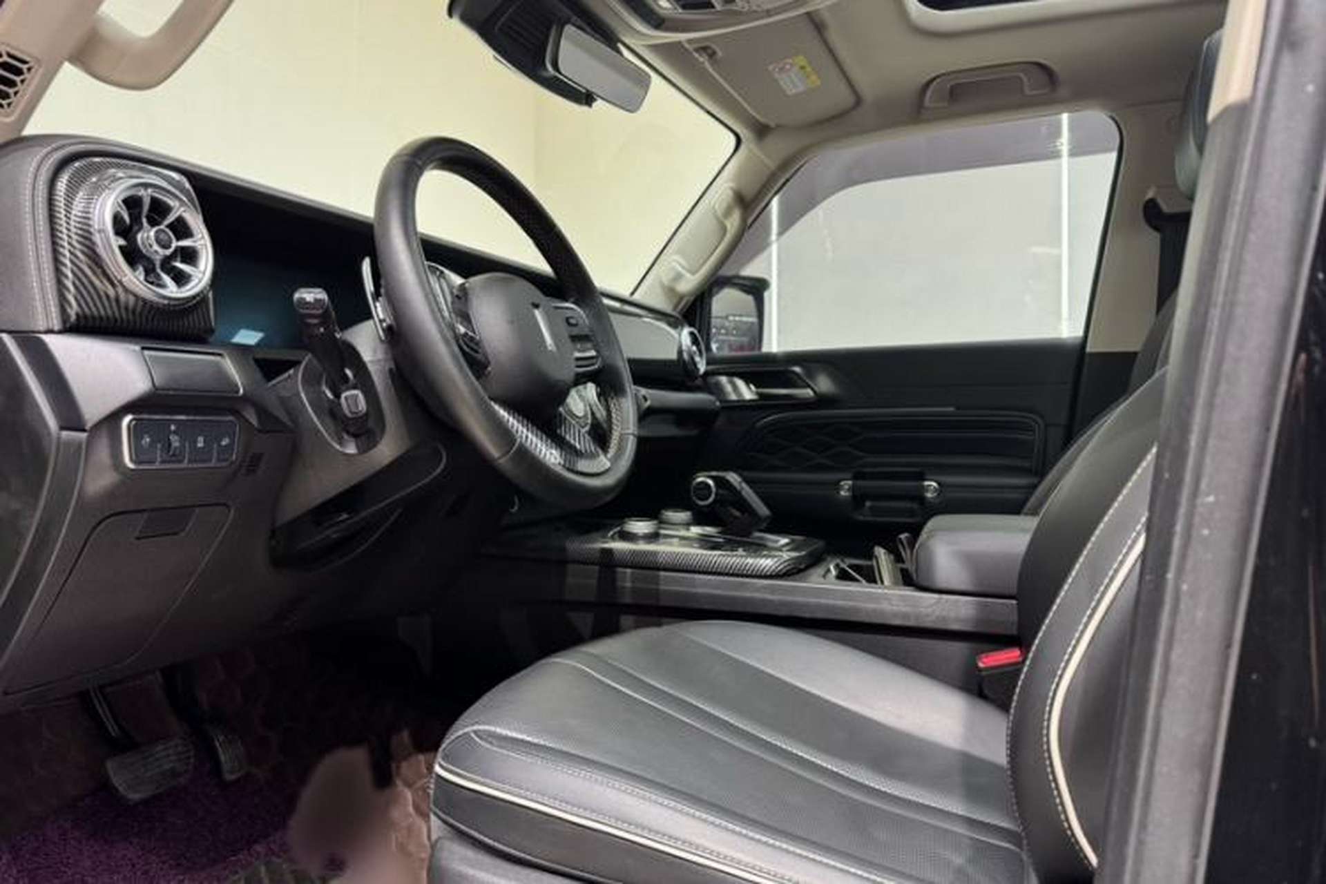 Used Tank 300 2021 Off-Road Edition 2.0T Conqueror Left Front Seat