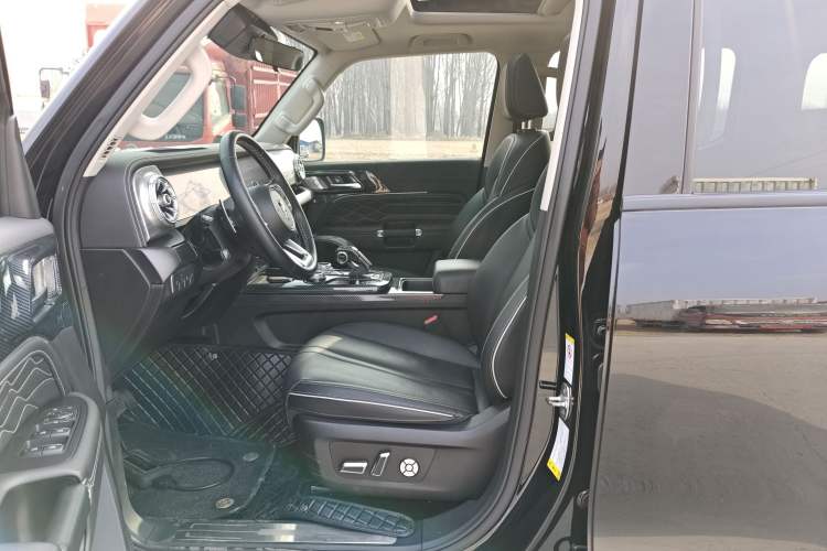 Used Tank 300 2021 Off-Road Edition 2.0T Conqueror Left Front Seat