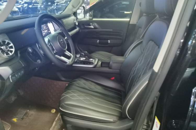 Used Tank 300 2021 Off-Road Edition 2.0T Challenger Left Front Seat
