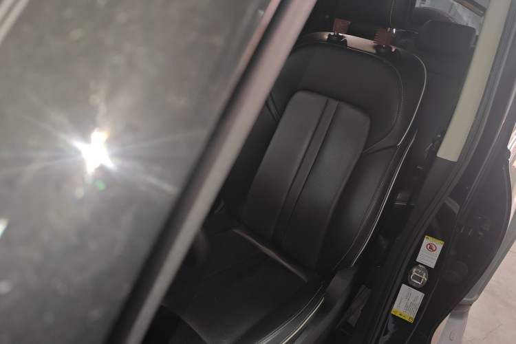 Used Tank 300 2021 Off-Road Edition 2.0T Conqueror Left Front Seat