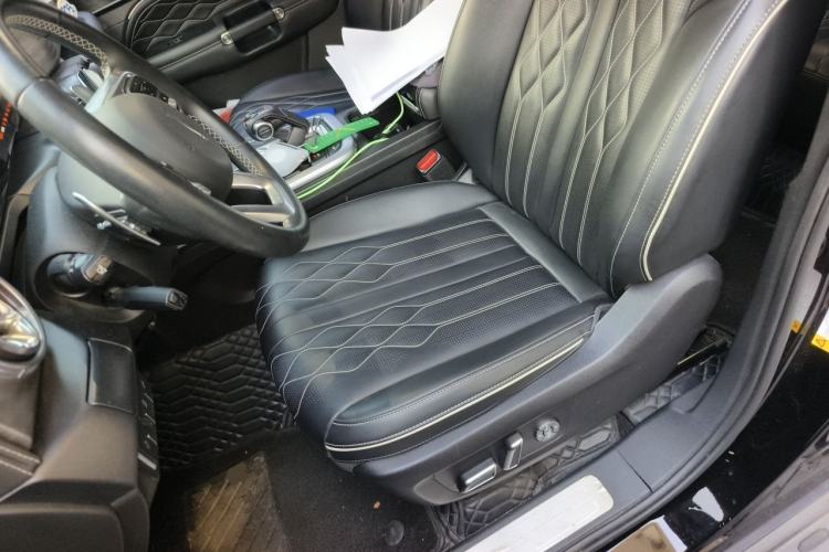 Used Tank 300 2021 Off-Road Edition 2.0T Challenger Left Front Seat