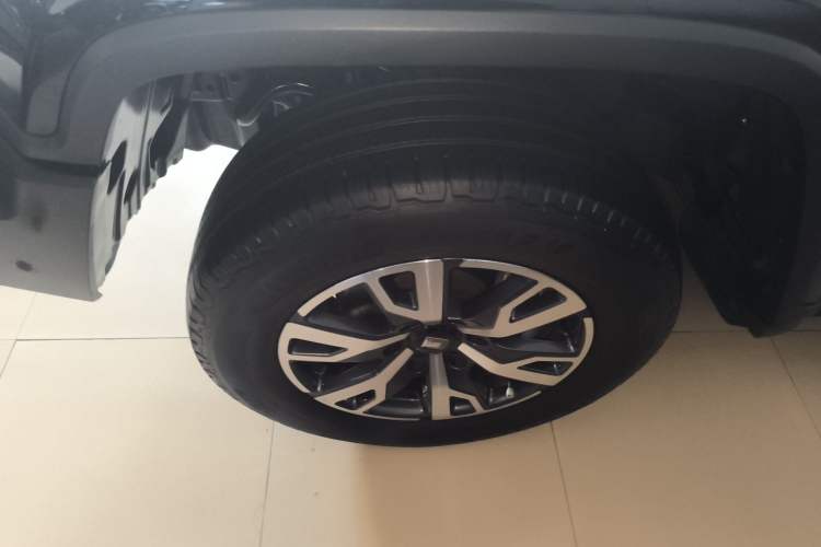 Used Tank 300 2021 City Edition 2.0T—Truly Stylish Left Front Wheel Hub