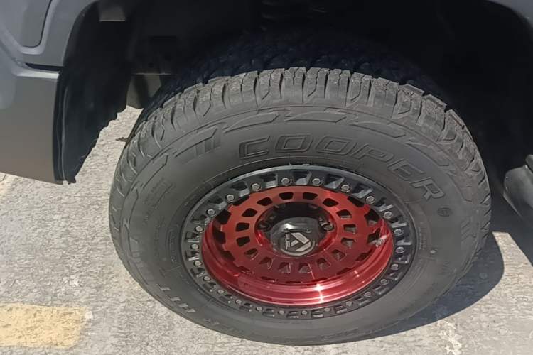 Used Tank 300 2021 Off-Road Edition 2.0T Challenger Left Front Wheel Hub