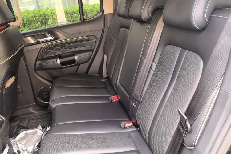 Used Tank 300 2021 City Edition 2.0T—Truly Stylish Left Rear Seat