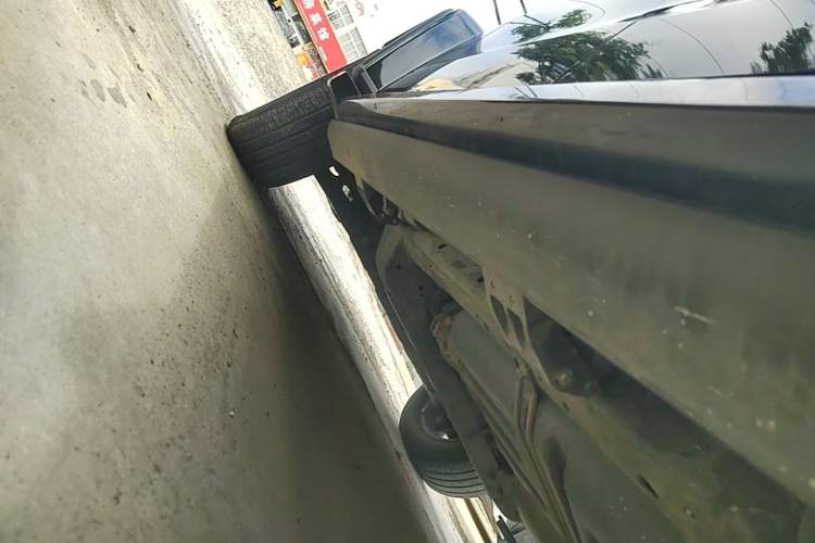 Used Tank 300 2021 City Edition 2.0T—Truly Stylish Left Side Sill