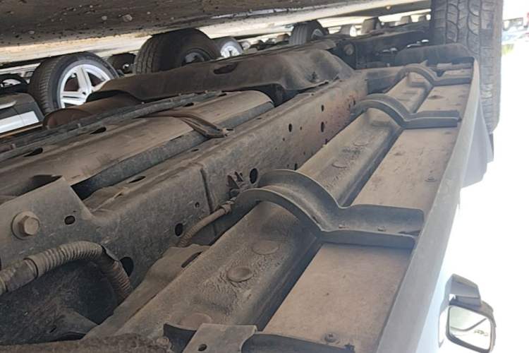 Used Tank 300 2021 Off-Road Edition 2.0T Challenger Left Side Sill