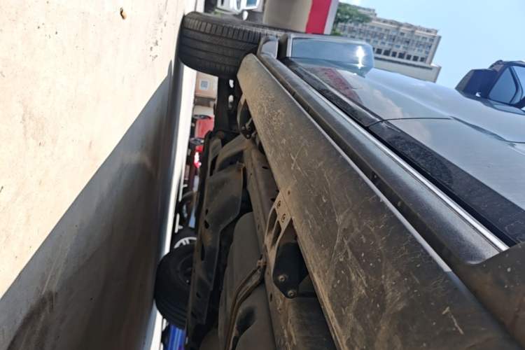 Used Tank 300 2021 City Edition 2.0T—Truly Stylish Left Side Sill