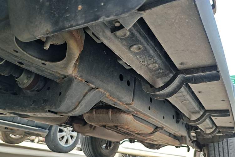 Used Tank 300 2021 Off-Road Edition 2.0T Challenger Left Side Sill