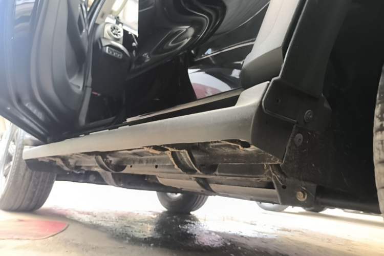 Used Tank 300 2021 Off-Road Edition 2.0T Challenger Left Side Sill