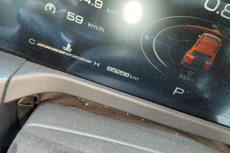 Used Tank 300 2021 Off-Road Edition 2.0T Challenger Odometer Close Up