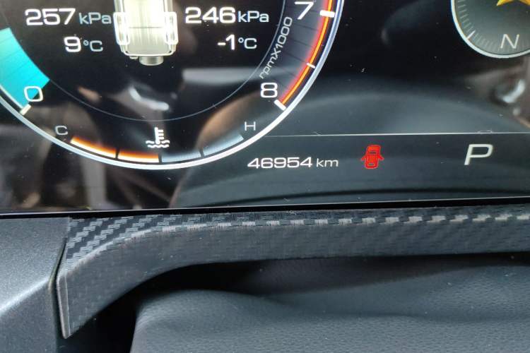 Used Tank 300 2021 Off-Road Edition 2.0T Challenger Odometer Close Up