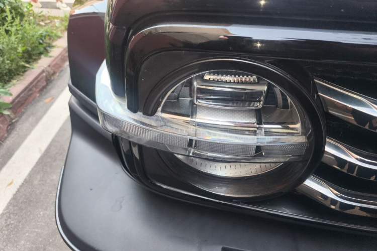 Used Tank 300 2021 City Edition 2.0T—Truly Stylish Right Front Headlight