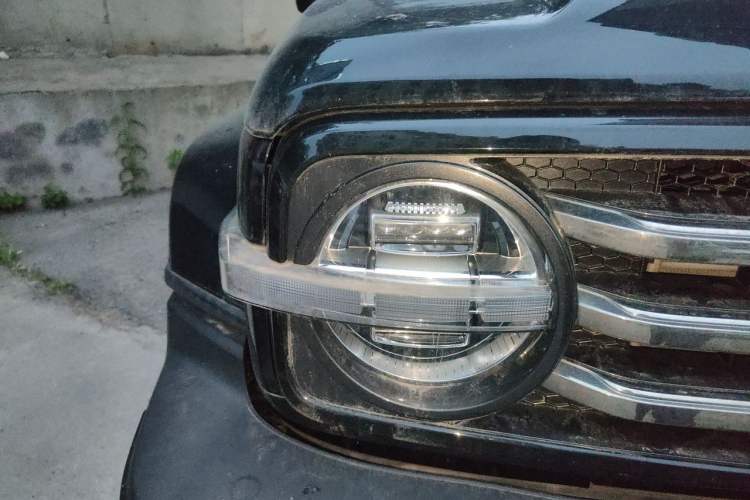 Used Tank 300 2021 City Edition 2.0T—Truly Stylish Right Front Headlight