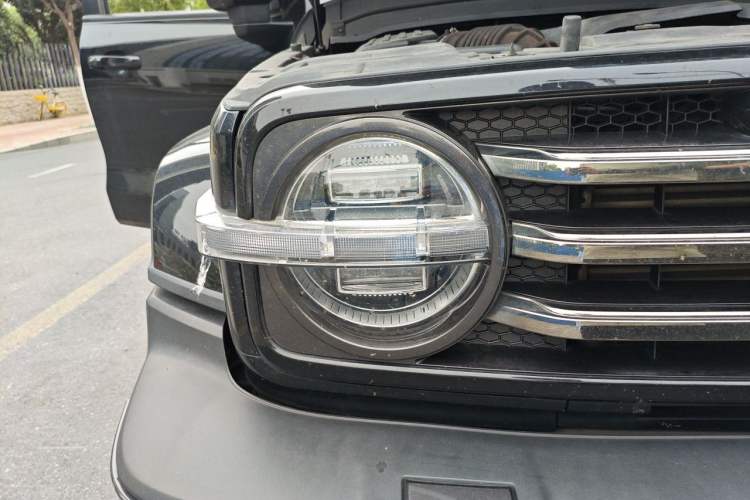 Used Tank 300 2021 City Edition 2.0T—Truly Stylish Right Front Headlight
