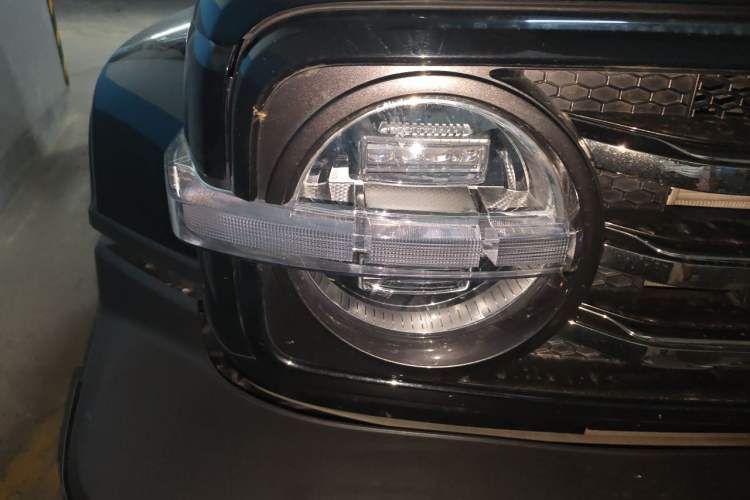Used Tank 300 2021 City Edition 2.0T—Truly Stylish Right Front Headlight