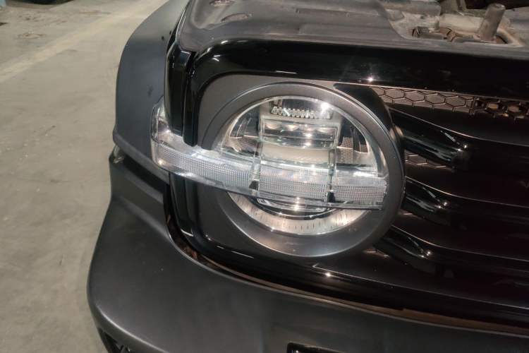 Used Tank 300 2021 Off-Road Edition 2.0T Challenger Right Front Headlight