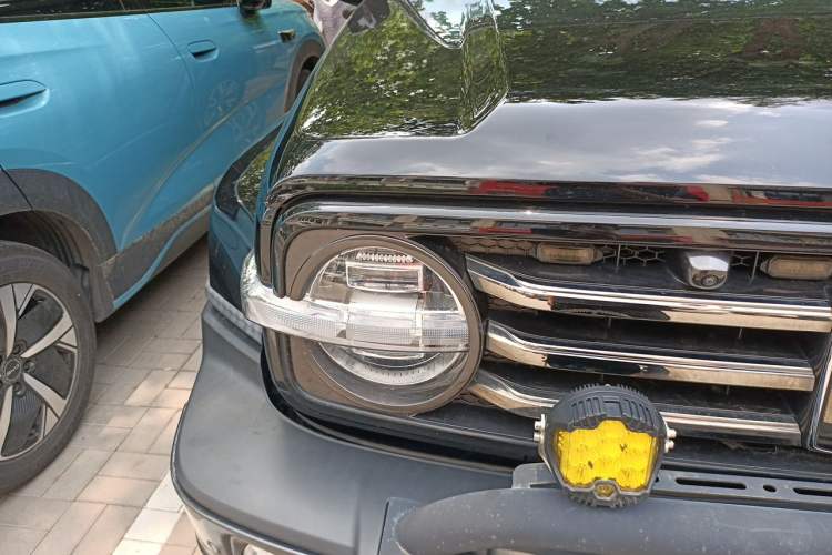 Used Tank 300 2021 City Edition 2.0T—Truly Stylish Right Front Headlight