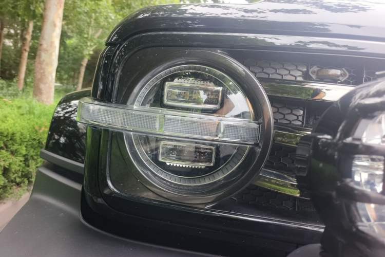 Used Tank 300 2021 City Edition 2.0T—Truly Stylish Right Front Headlight
