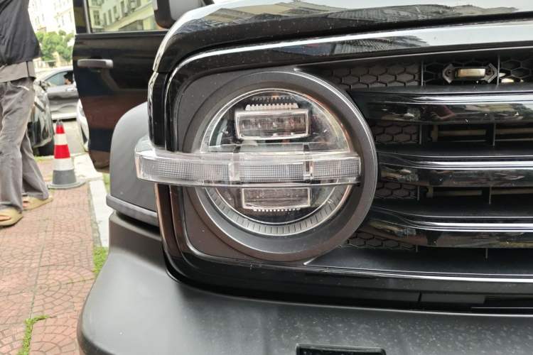 Used Tank 300 2021 Off-Road Edition 2.0T Challenger Right Front Headlight