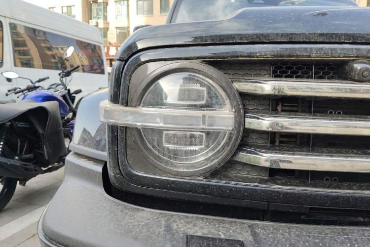 Used Tank 300 2021 City Edition 2.0T—Truly Stylish Right Front Headlight