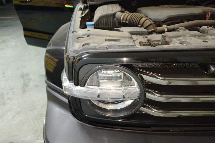 Used Tank 300 2021 City Edition 2.0T—Truly Stylish Right Front Headlight