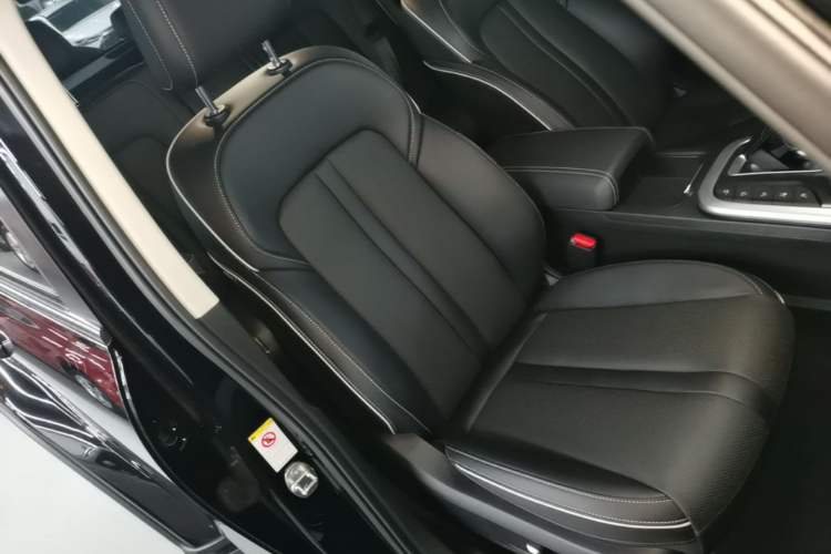 Used Tank 300 2021 City Edition 2.0T My Vision Model Right Front Seat