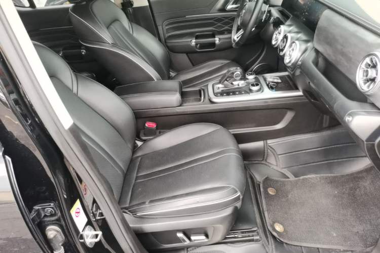 Used Tank 300 2021 City Edition 2.0T—Truly Stylish Right Front Seat