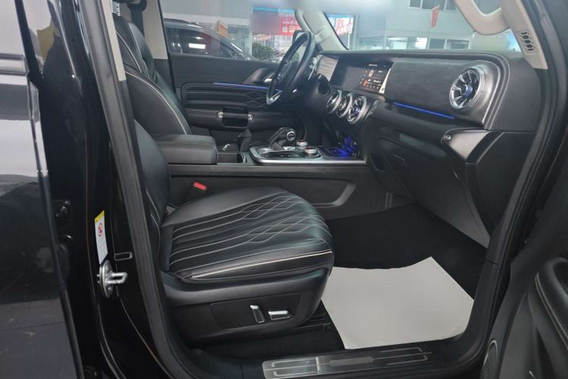 Used Tank 300 2021 Off-Road Edition 2.0T Challenger Right Front Seat