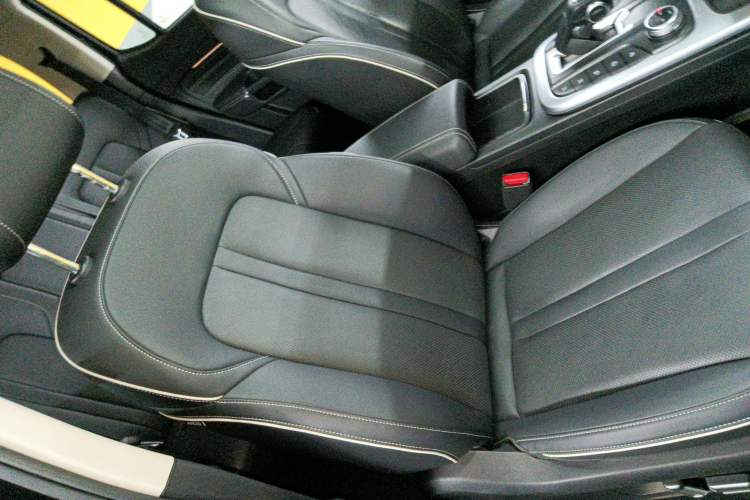 Used Tank 300 2021 Off-Road Edition 2.0T Conqueror Right Front Seat