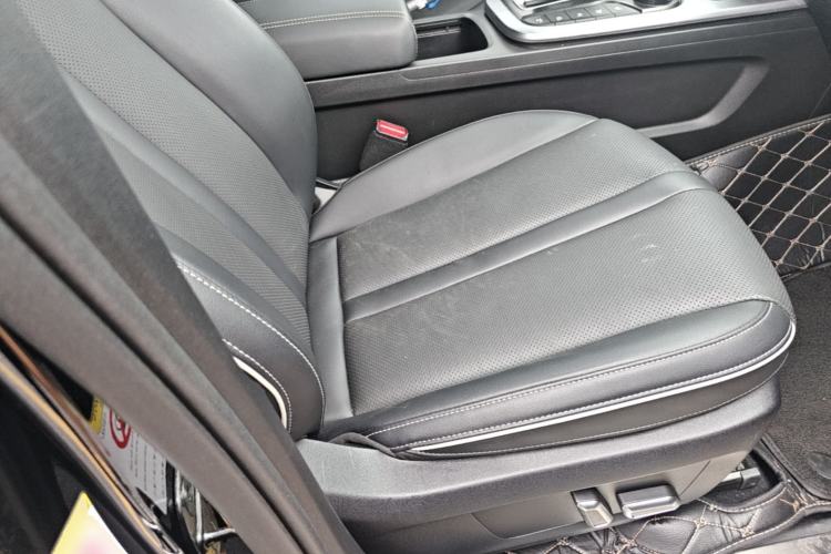 Used Tank 300 2021 City Edition 2.0T—Truly Stylish Right Front Seat