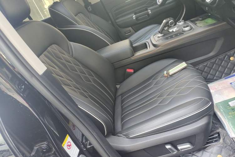 Used Tank 300 2021 Off-Road Edition 2.0T Challenger Right Front Seat