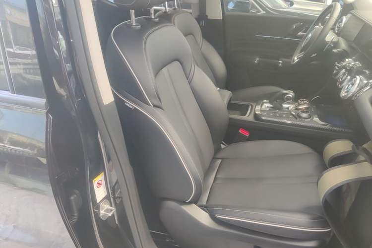 Used Tank 300 2021 Off-Road Edition 2.0T Conqueror Right Front Seat
