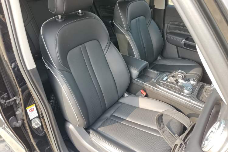 Used Tank 300 2021 Off-Road Edition 2.0T Conqueror Right Front Seat