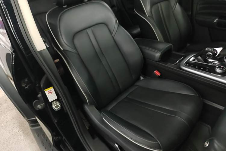 Used Tank 300 2021 Off-Road Edition 2.0T Conqueror Right Front Seat