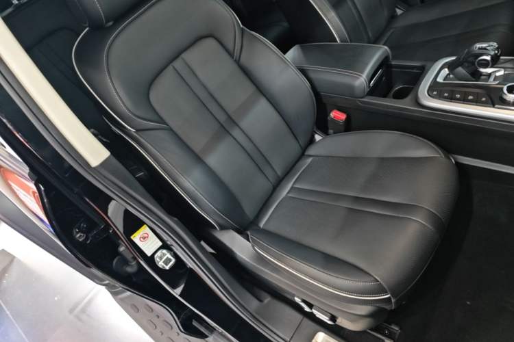 Used Tank 300 2021 Off-Road Edition 2.0T Conqueror Right Front Seat