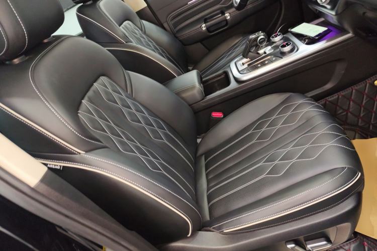 Used Tank 300 2021 Off-Road Edition 2.0T Challenger Right Front Seat